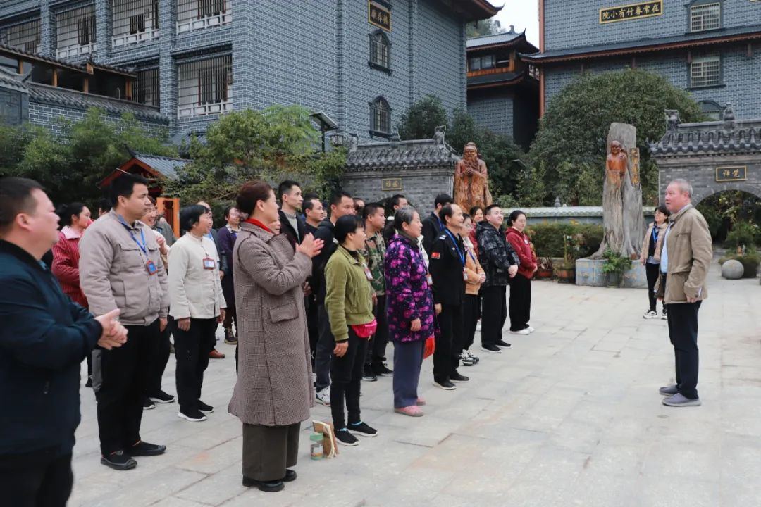 夏老师发表开工致辞.jpg